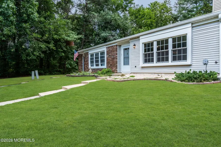 16 Excalibur Court, Old Bridge, NJ 08857 - #3