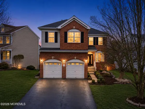 16 Pinehurst Drive, Manalapan, NJ 07726