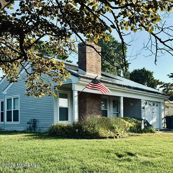22 Gladstone Avenue, Manchester, NJ 08759