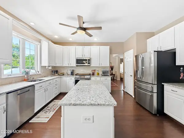 26 Gristmill Road, Howell, NJ 07731
