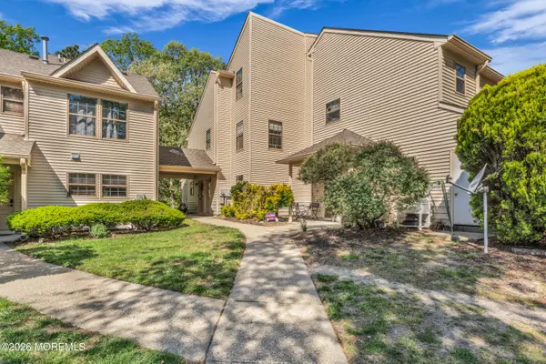 125 Whispering Oaks Way, Jackson, NJ 08527