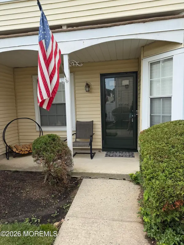 30 Mill Run #241, Hightstown, NJ 08520
