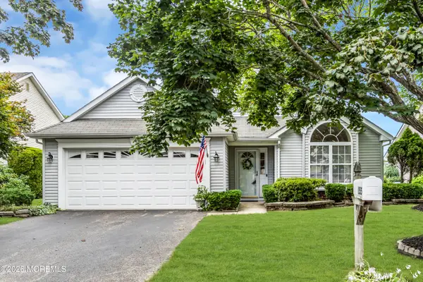 155 Skyline Drive, Lakewood, NJ 08701