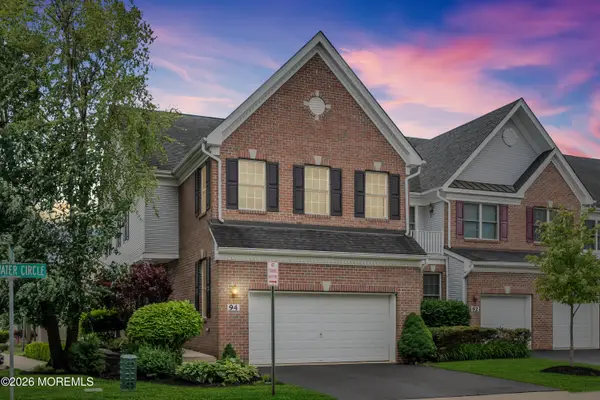94 Deepwater Circle, Manalapan, NJ 07726