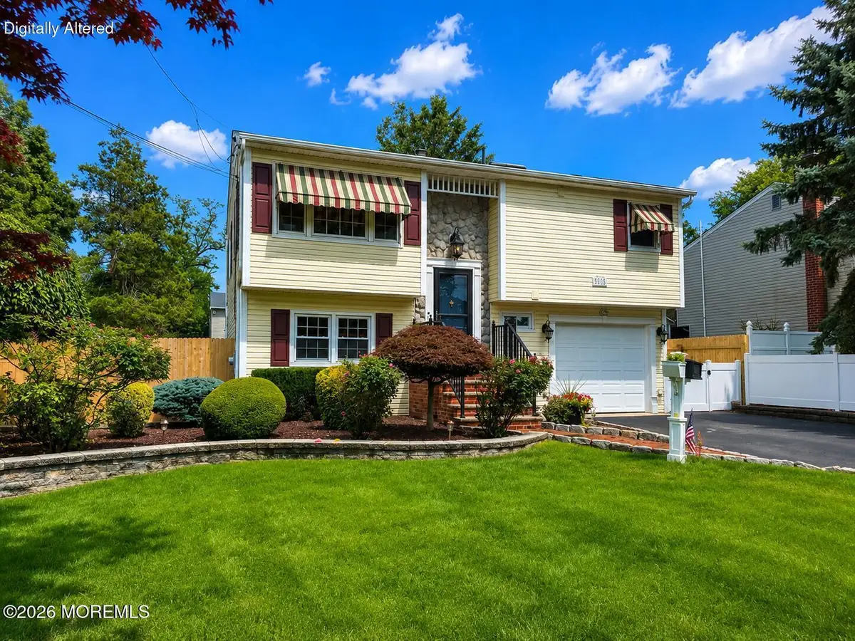 565 Sumner Avenue, Belford, NJ 07718 - #1