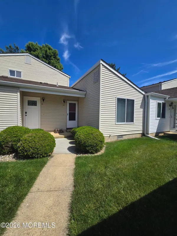 12 Woodmere Court, Freehold, NJ 07728