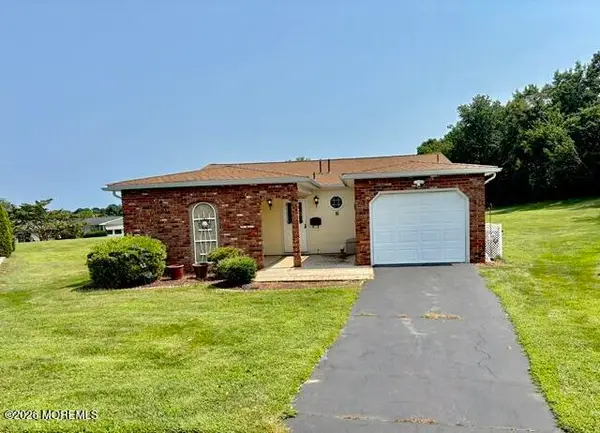 16 Longfellow Court, Brick, NJ 08724