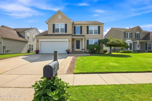 44 Pitch Pine Lane, Howell, NJ 07731
