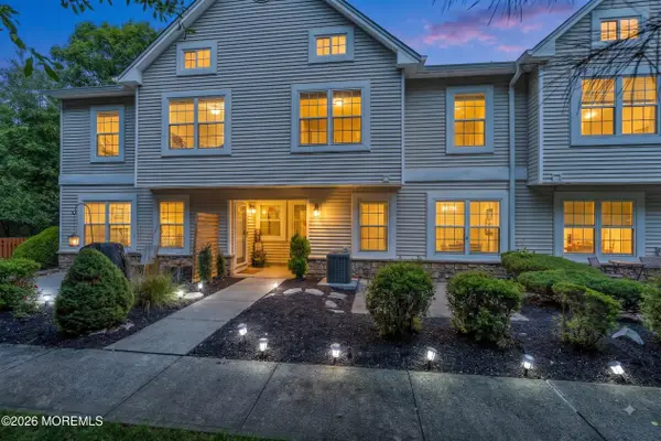 17 Forrest Court, Tinton Falls, NJ 07753