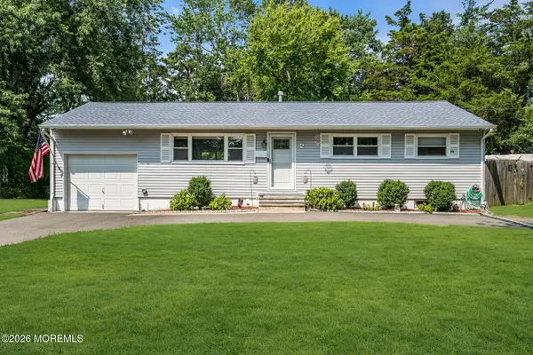 2 Tolly Court, Toms River, NJ 08757