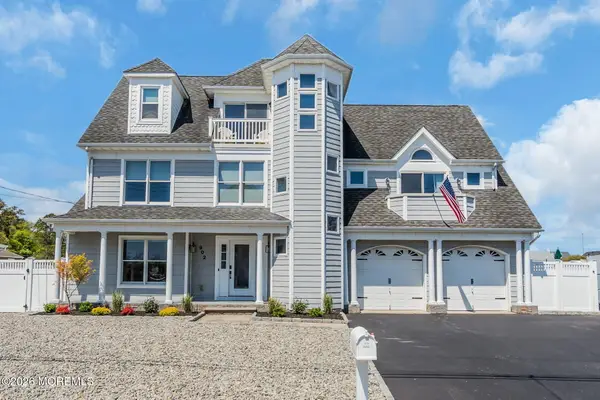 902 Meadow Lark Drive, Lanoka Harbor, NJ 08734