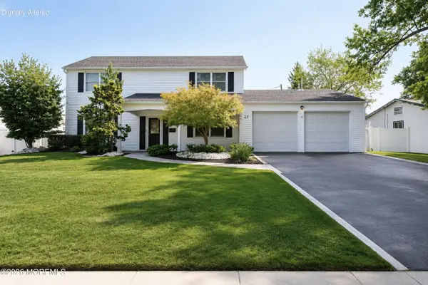 23 Beacon Lane, Matawan, NJ 07747
