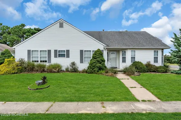 91 Portsmouth Drive, Toms River, NJ 08757