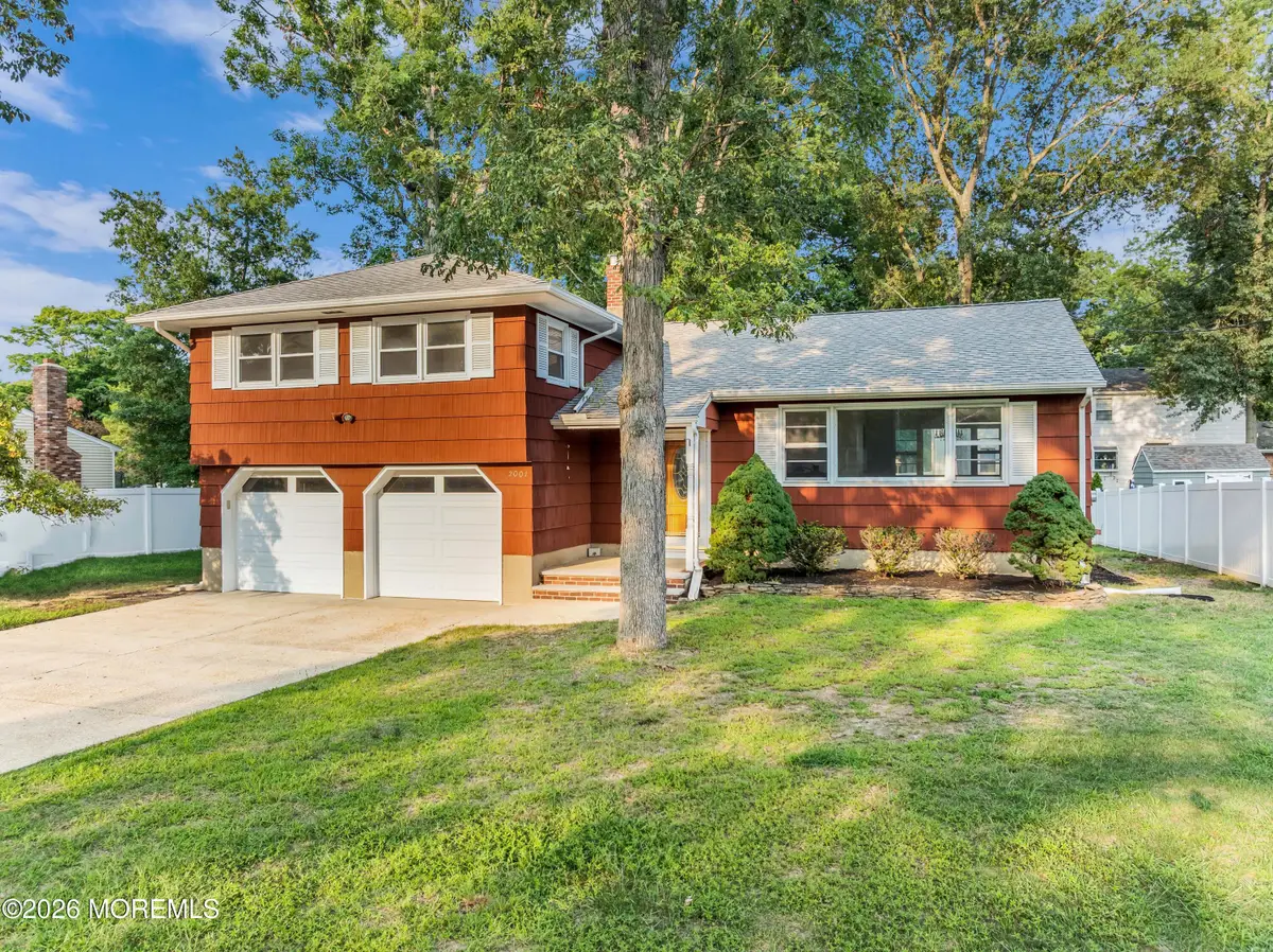 2001 Oakhurst Parkway, Oakhurst, NJ 07755 - #1