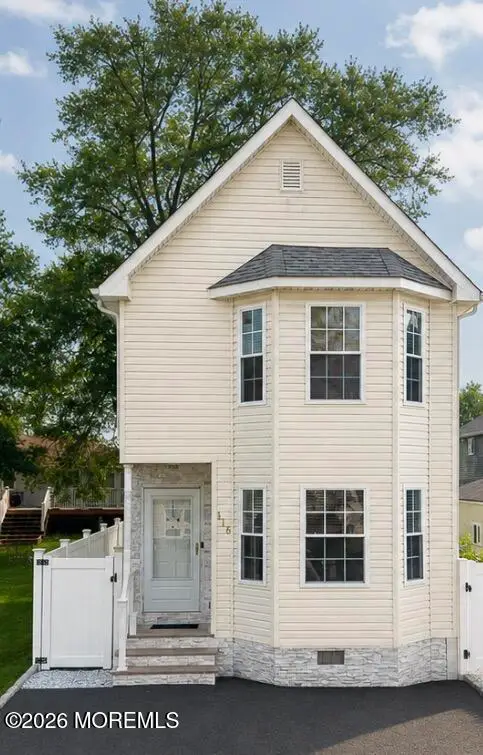816 Center Street, Union Beach, NJ 07735