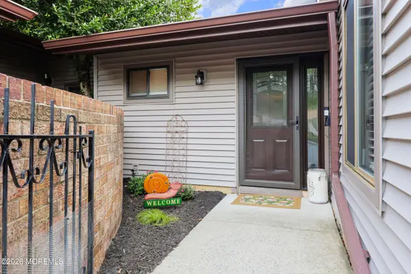 52 Eastport Court, Red Bank, NJ 07701