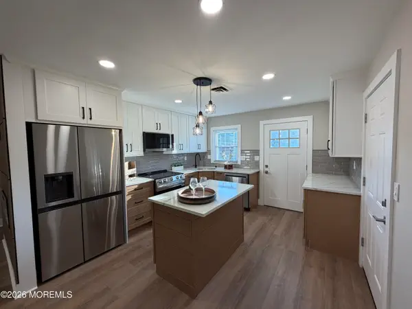 337c Canterbury Court, Lakewood, NJ 08701