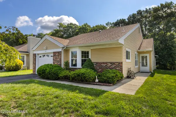 40 Pine Oak Boulevard, Barnegat, NJ 08005