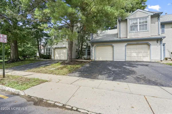 102 Rumford Way, Manalapan, NJ 07726