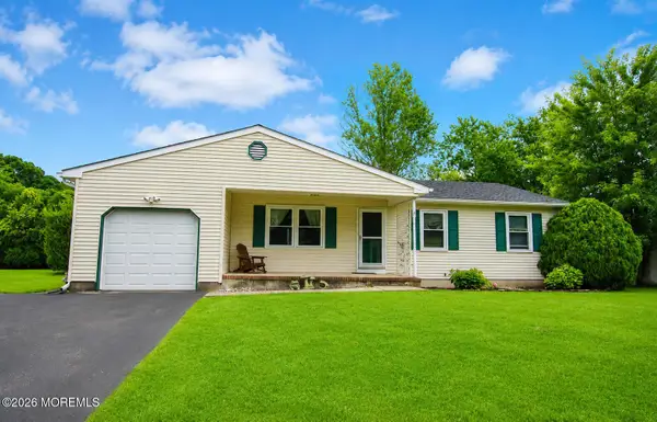 22 Charles Drive, Tinton Falls, NJ 07753