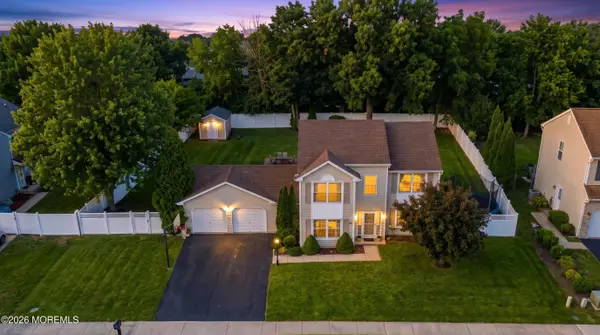 10 Shadow Ridge Court, Howell, NJ 07731