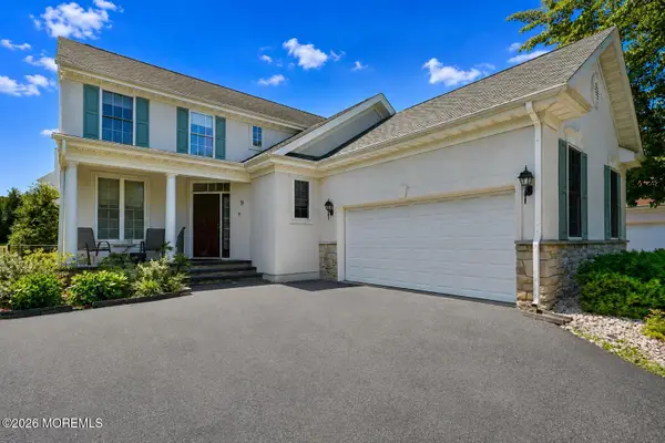 9 Parsonage Way, Manalapan, NJ 07726