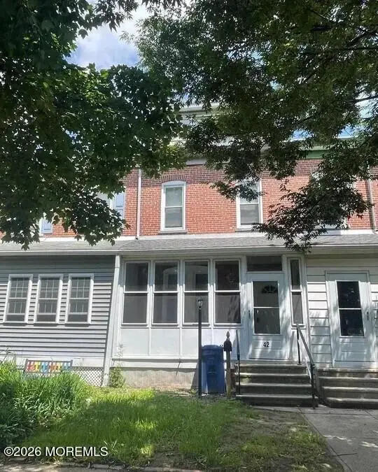 42 3rd Avenue, Roebling, NJ 08554