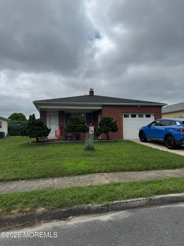 179 Biabou Drive, Toms River, NJ 08757