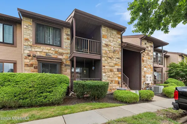 27 Gena Court, Hamilton, NJ 08690