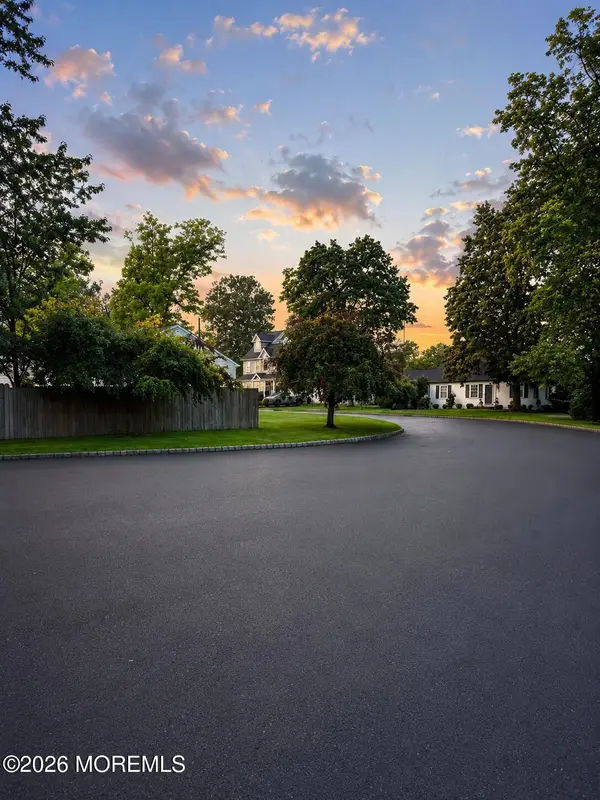 8 Ziegler Place, Matawan, NJ 07747