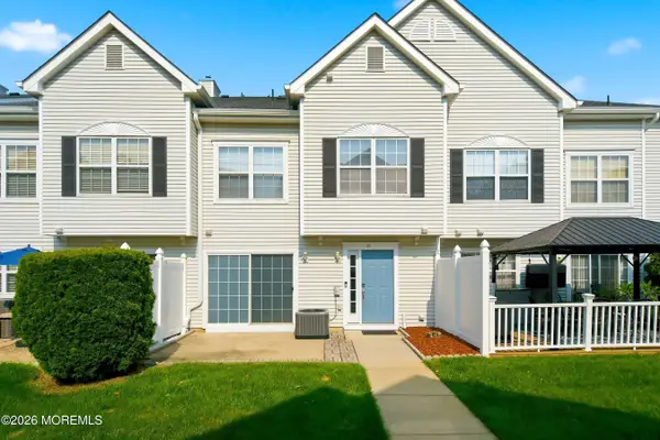 51 Winged Foot Court, Howell, NJ 07731