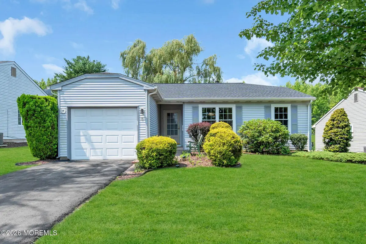5 Lakeview Drive, Marlboro, NJ 07746 - #1