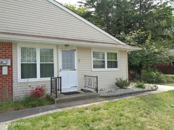 28 B Snowberry Lane, Whiting, NJ 08759