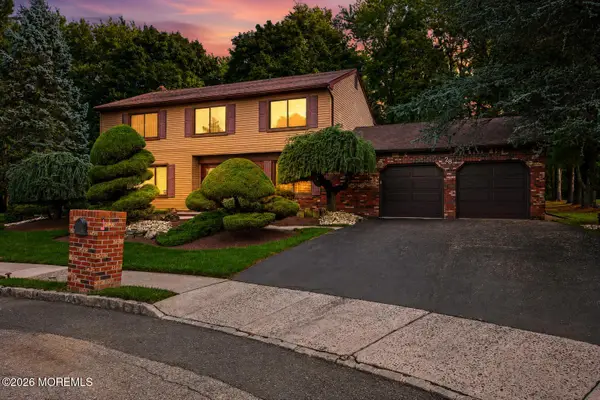 28 Buttonwood Drive, Marlboro, NJ 07746