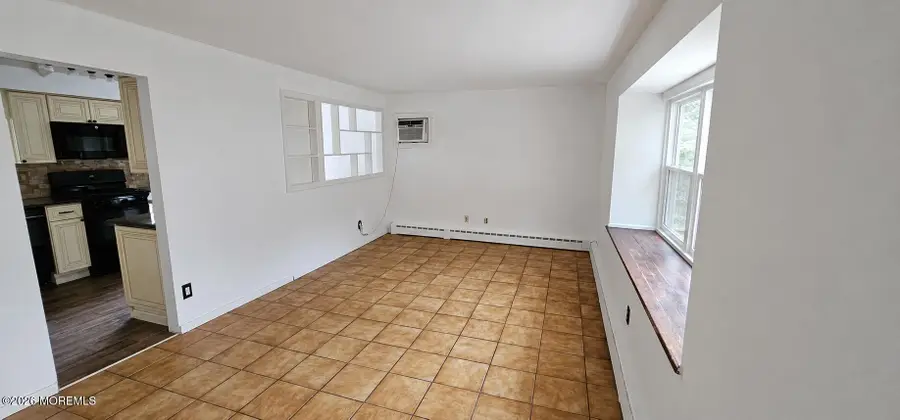 10 Columbia Place, Parlin, NJ 08859 - #3