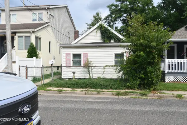 481 Center Avenue, North Middletown, NJ 07748