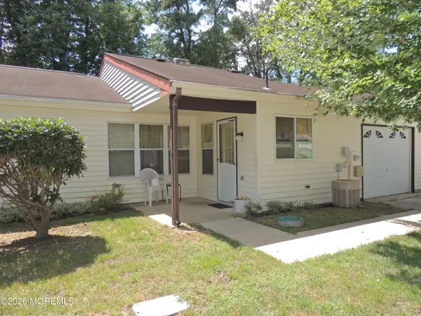 674B Buckingham Drive, Manchester, NJ 08759