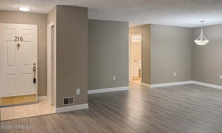 216 Sapphire Lane, Franklin Park, NJ 08823 - #2