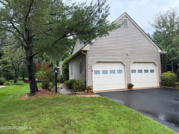 17 Betsy Ross Drive, Monroe, NJ 08831
