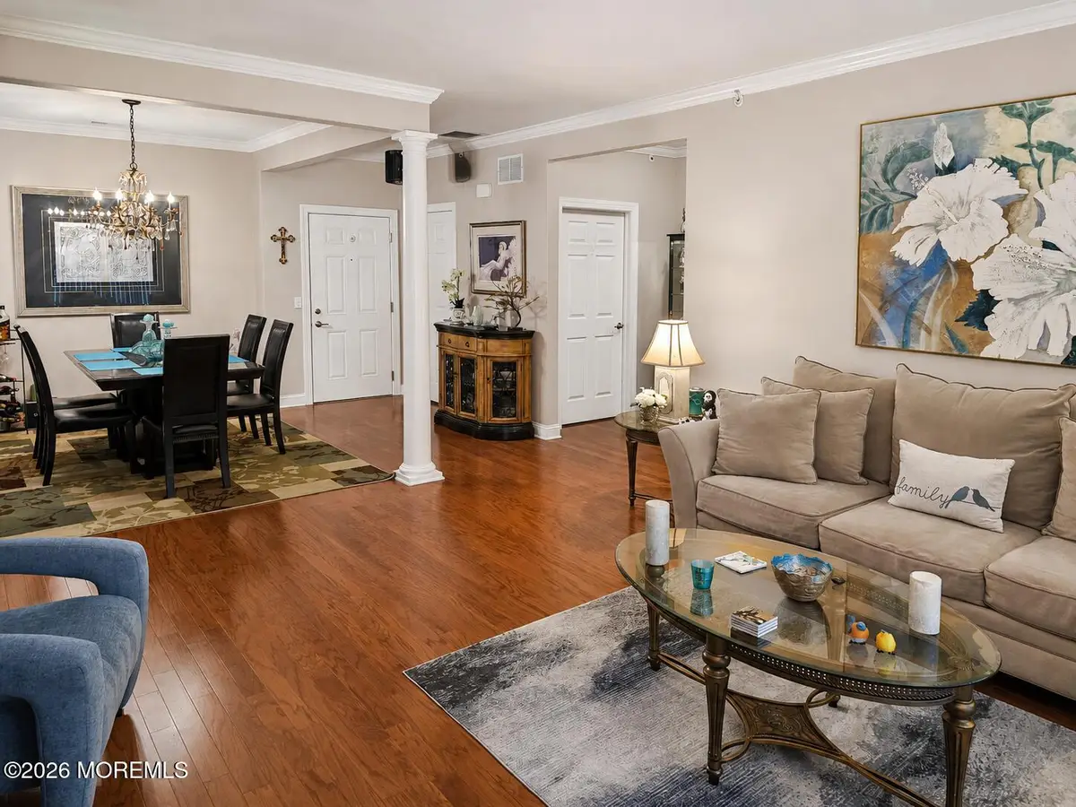 207 Knightsbridge Lane #1207, Morganville, NJ 07751 - #1