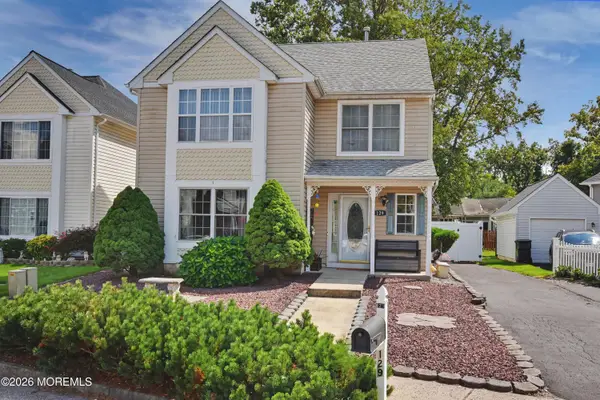 129 Hamlet Court, Toms River, NJ 08753