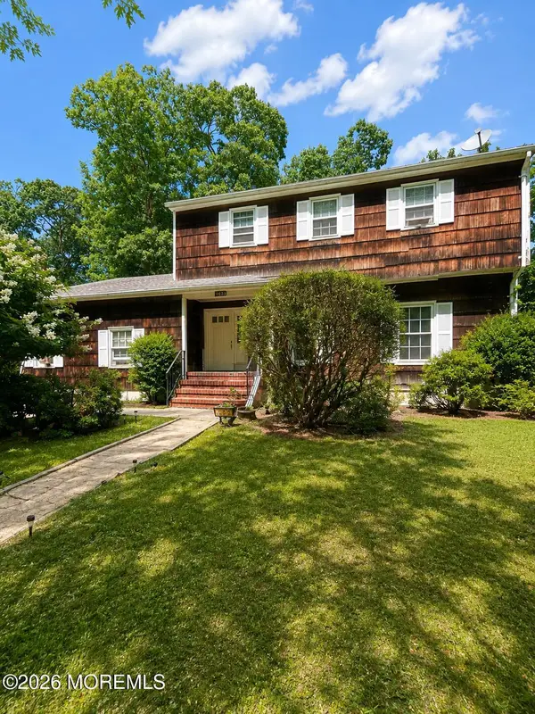 333 Lincoln Avenue, Oakhurst, NJ 07755
