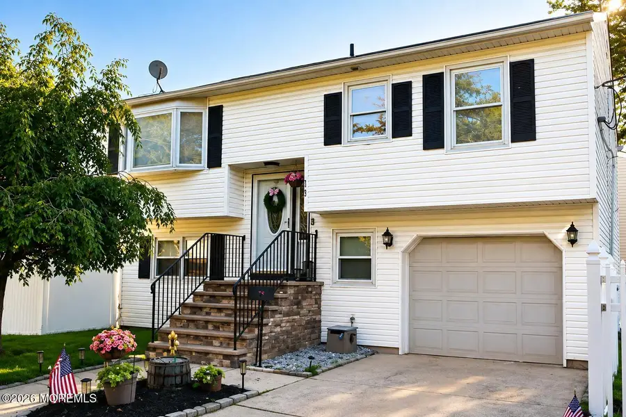 11 Grove Street, Middletown, NJ 07748 - #3