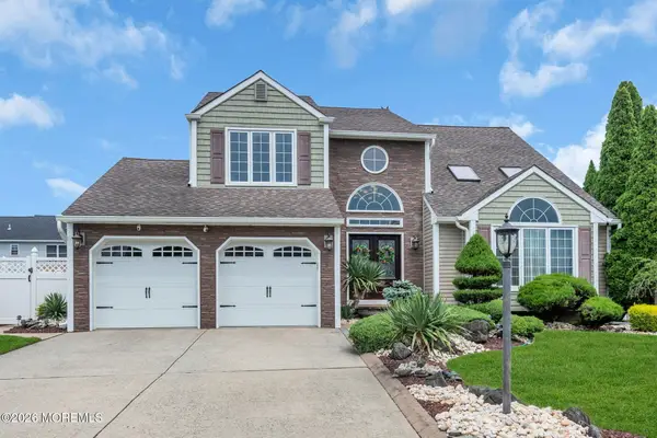 14 Melissa Lane, Howell, NJ 07731