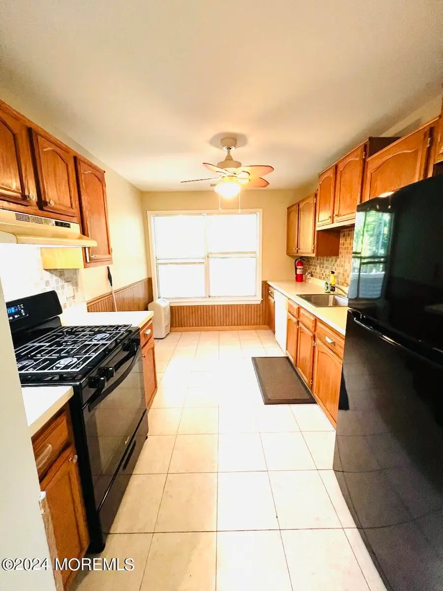 39 Chinkaberry Court, Howell, NJ 07731 - #3