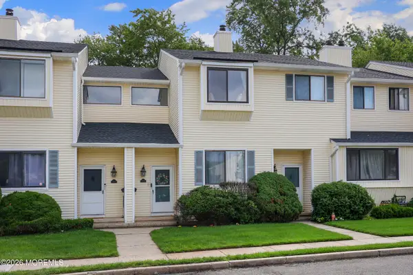 253 Clubhouse Drive, Middletown, NJ 07748