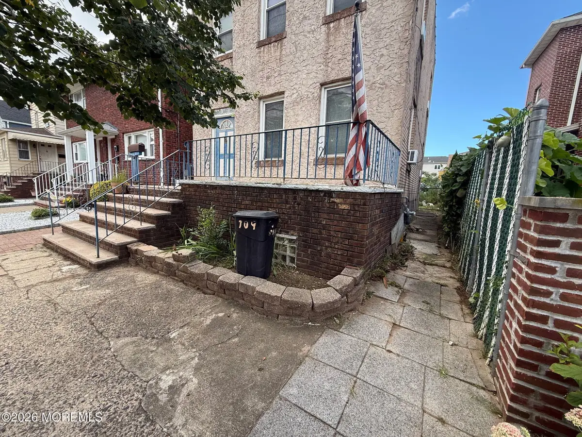 709 Stuyvesant Avenue, Lyndhurst, NJ 07071 - #1