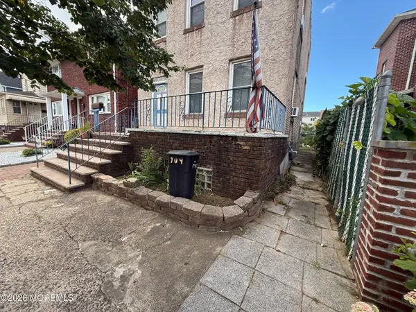 709 Stuyvesant Avenue, Lyndhurst, NJ 07071