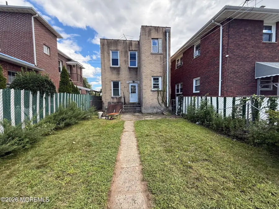 709 Stuyvesant Avenue, Lyndhurst, NJ 07071 - #2