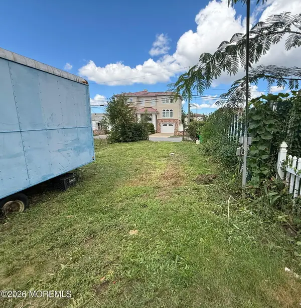 246 Sanford Avenue, Lyndhurst, NJ 07071